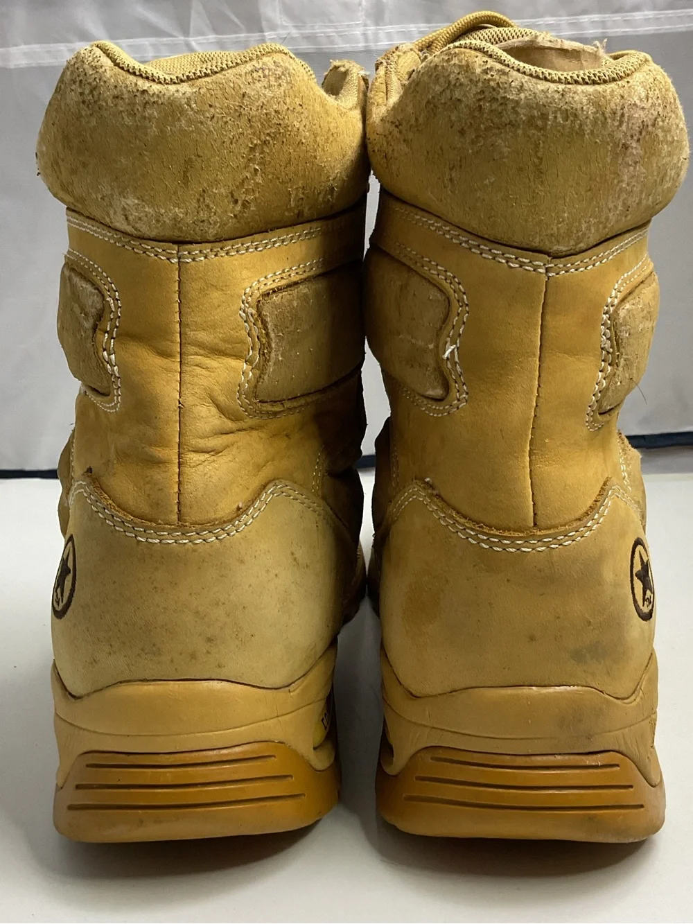 Converse rugged men’s